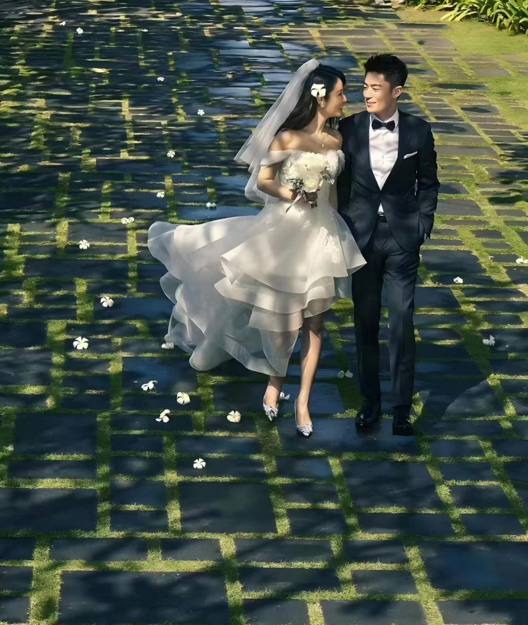 霍建华林心如的婚纱照,这才是普通人可以借鉴的婚纱照,没有其他明星的