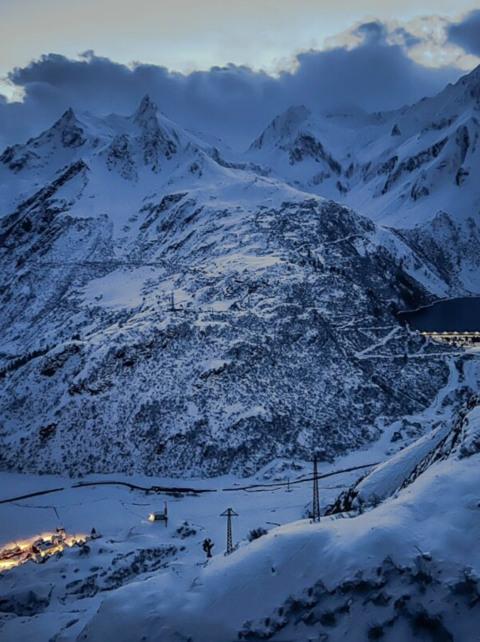 边境小镇riale  听说雪山可以治愈一切,于是我来到了意大利边境小镇