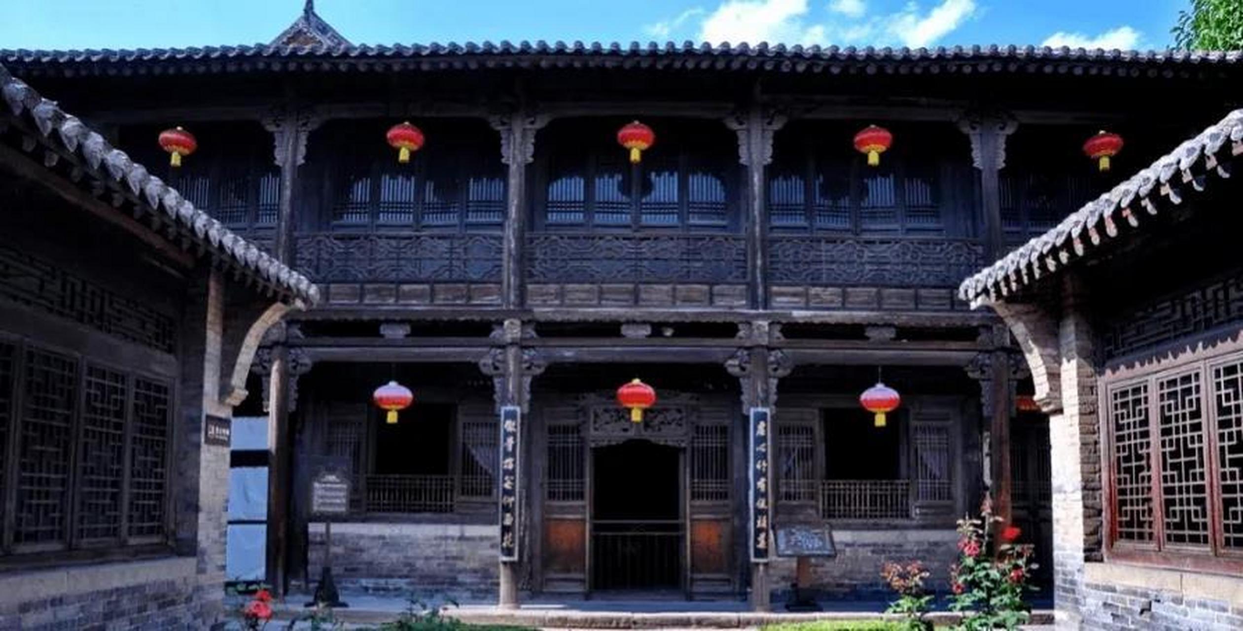 宋朝年间,一个木匠不顾众人阻拦买下一座凶宅,当天