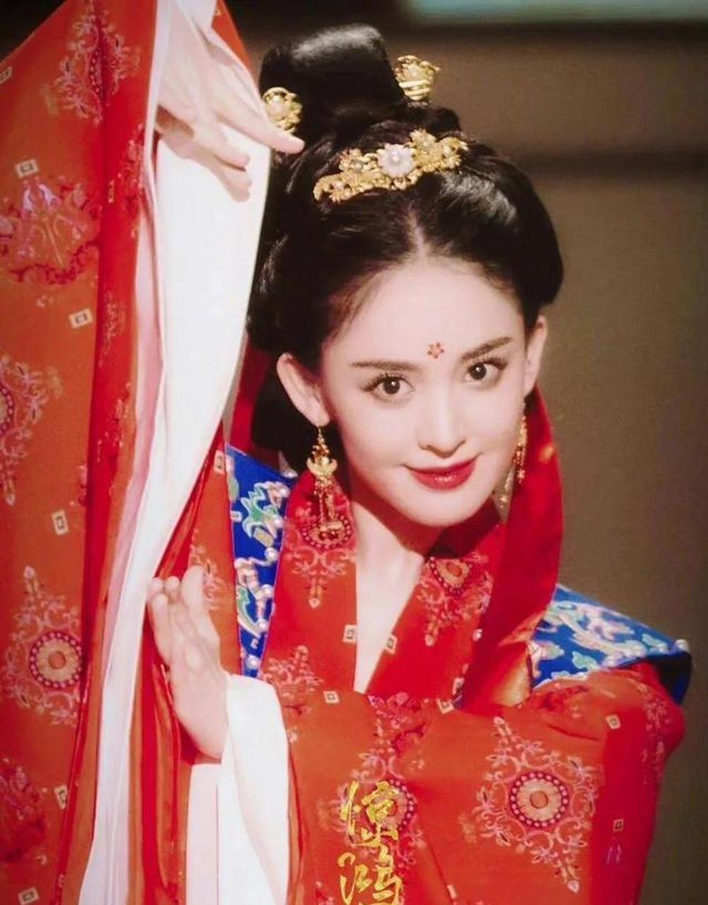 古力娜扎的古装造型,你们觉得美不美呢?倾国倾城,沉鱼落雁