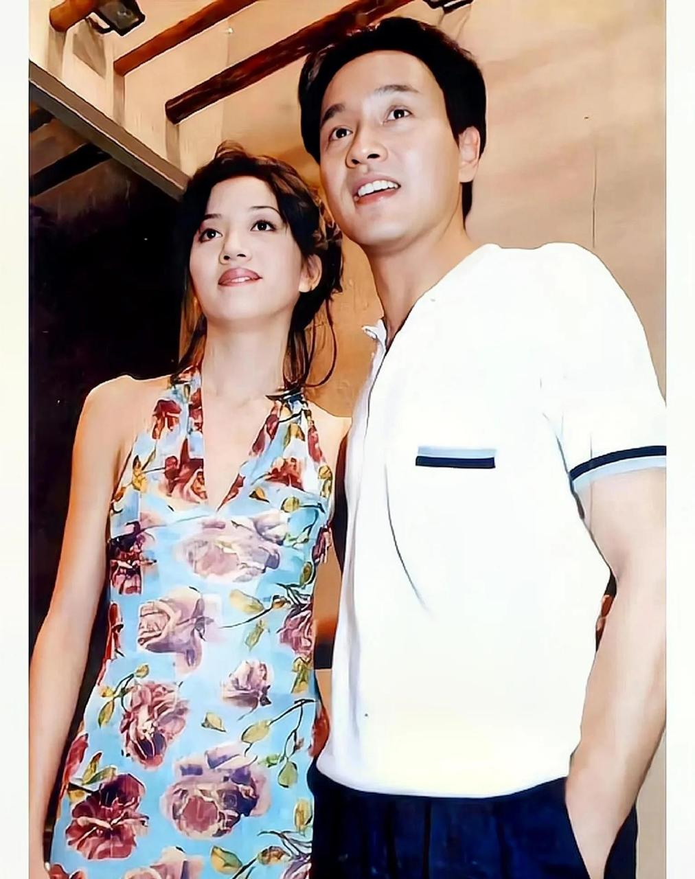 张国荣和各大女明星合影 那个时期的女明星是真的好有气质,绝对零整容