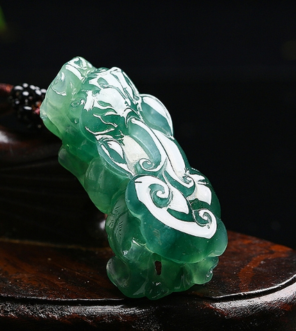 点击头像看直播# #翡翠珠宝# 古老,是因为珠宝这个话题有着一定的