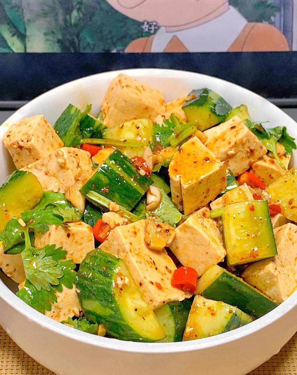 今天给大家分享一道 "黄瓜拌豆腐" 低脂低卡,清爽可口!