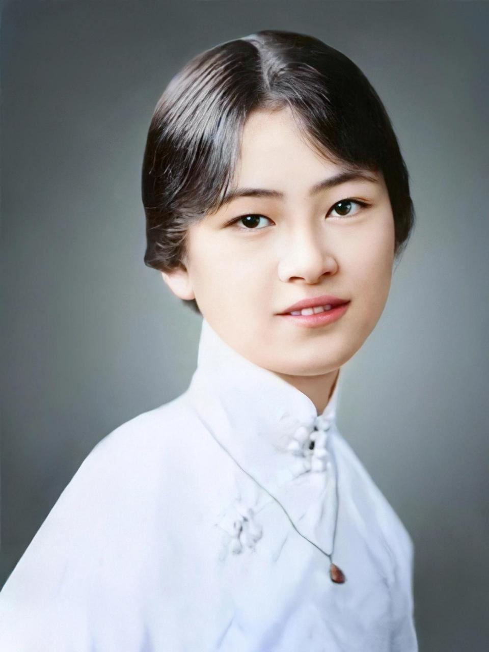 林徽因原名林徽音,中国近现代建筑学家,文学作家.