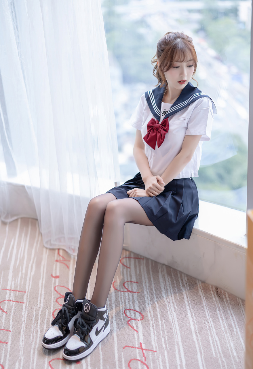 性感真发布,清纯不失魅惑力的jk制服搭配性感黑丝,灵动苗条曼妙身姿