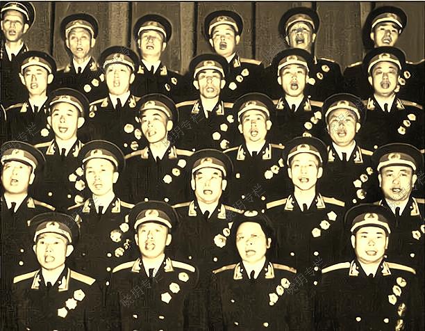 1959年,开国将军"大合唱"时,一张罕见的留影,仔细看不难发现,杨得志