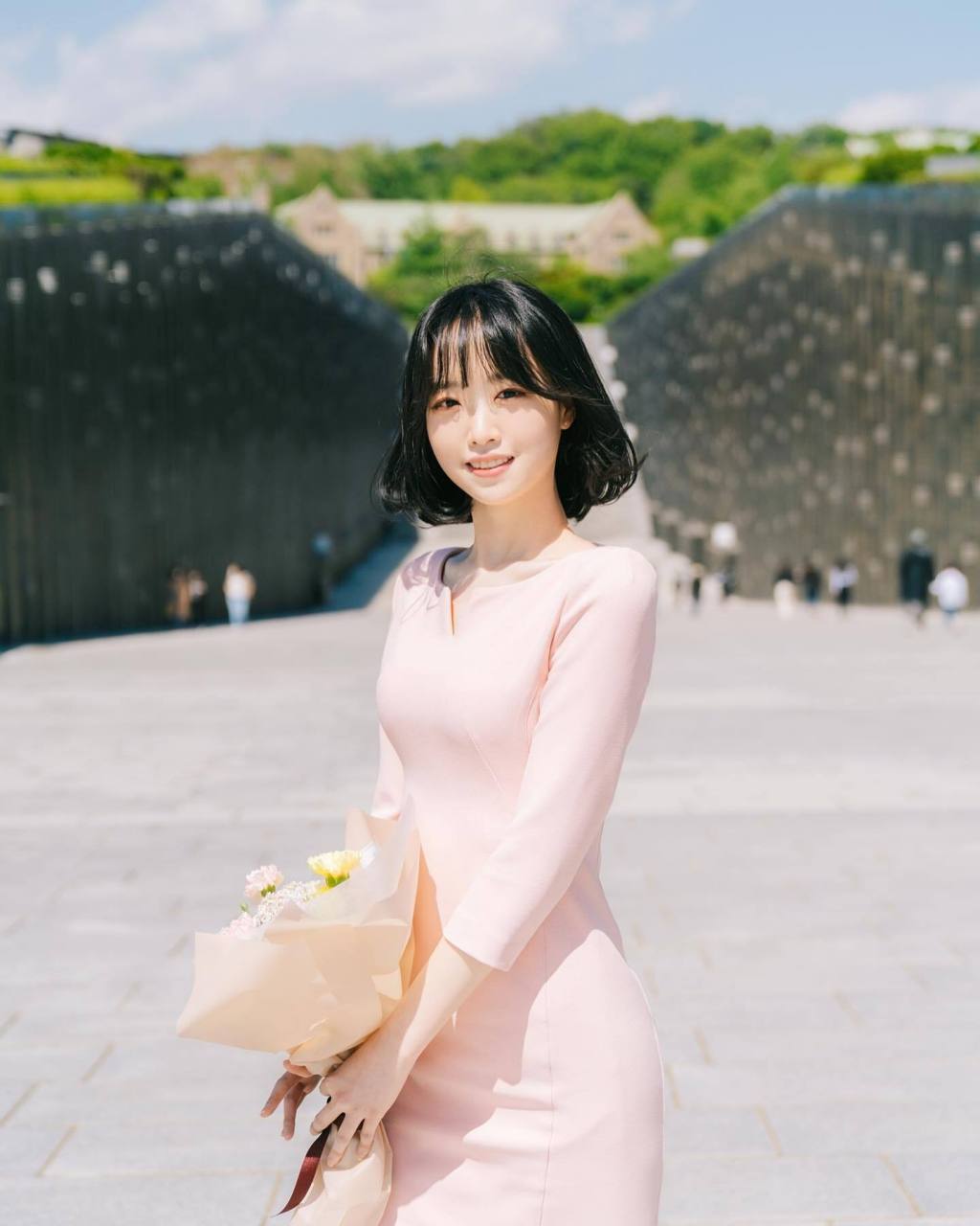 日系清新风格摄影人像,似乎曝光有点过了.