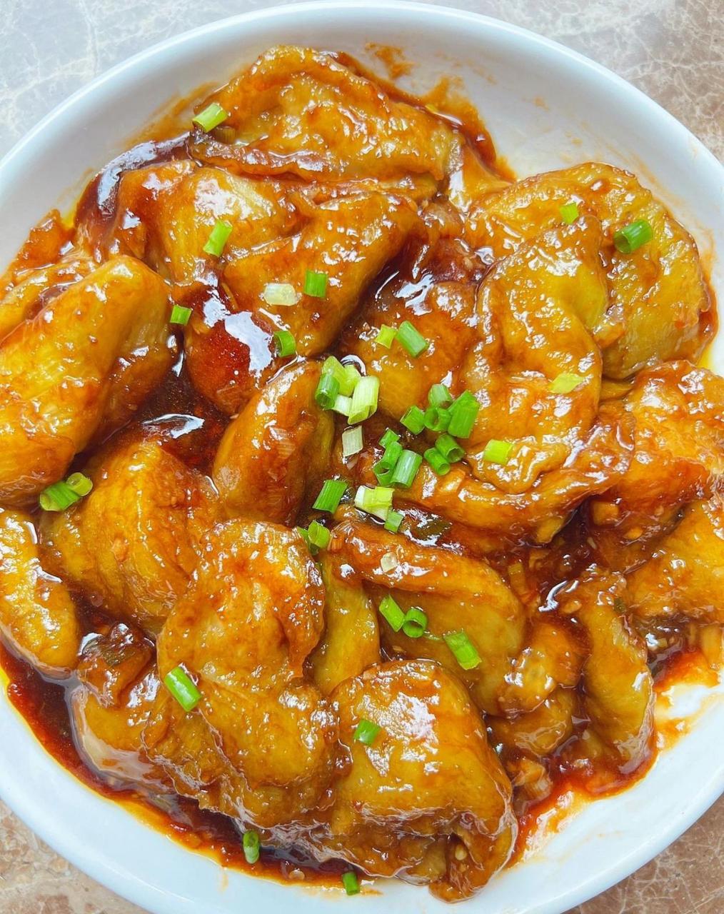 今天给大家分享一道酸甜开胃,拿肉都不换的糖醋茄子?