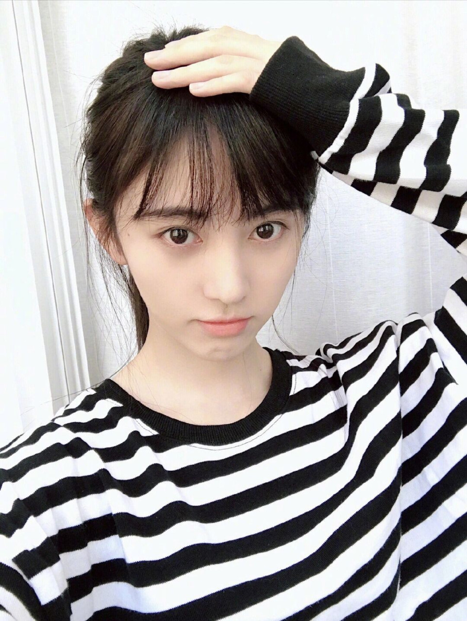 鞠婧祎早期照片	最后一张好傻~  中午好呀	鞠婧祎早期照片