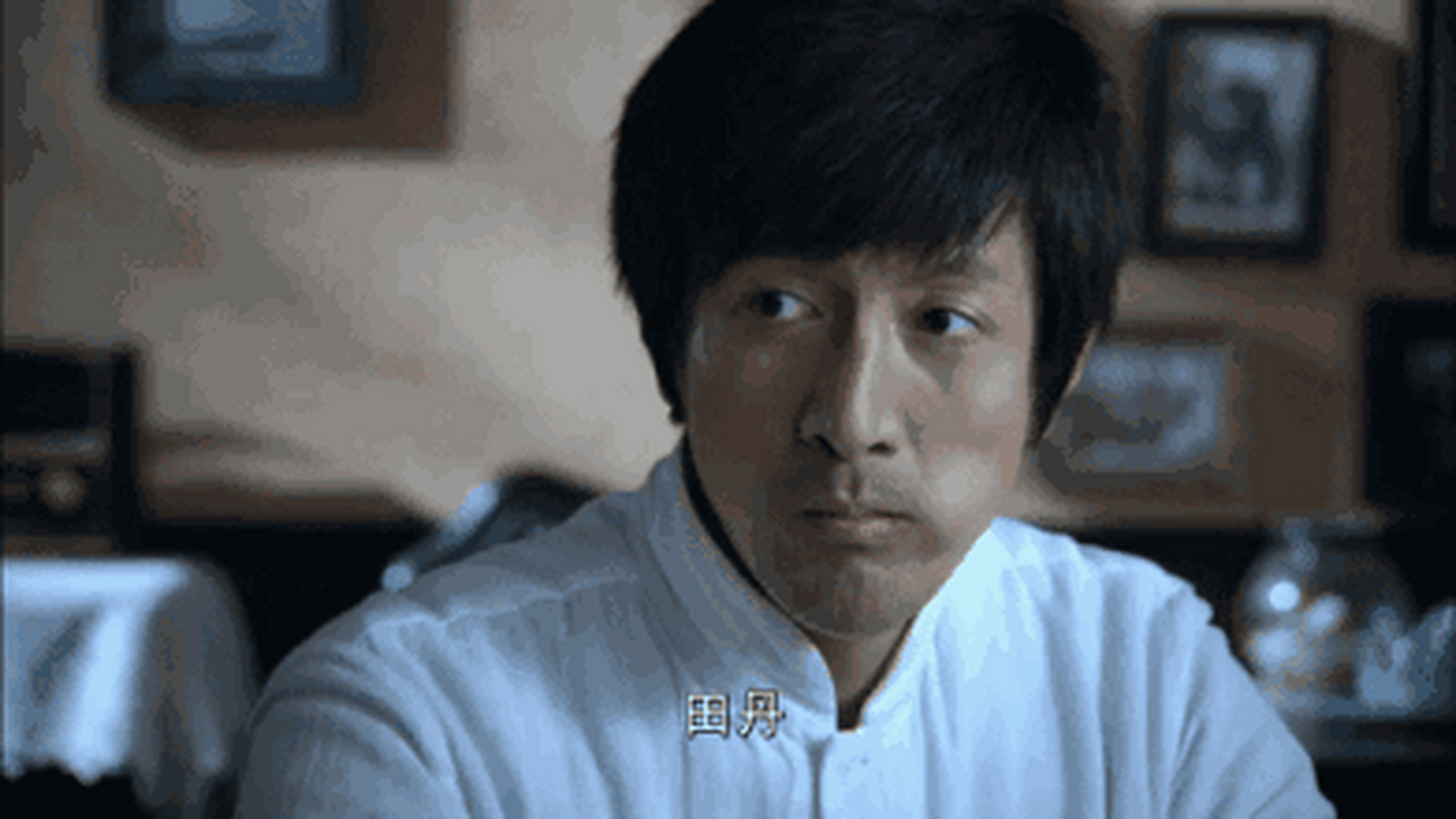 在电视剧《一仆二主》中,张鲁一饰演的齐建军是一个典型的博士形象