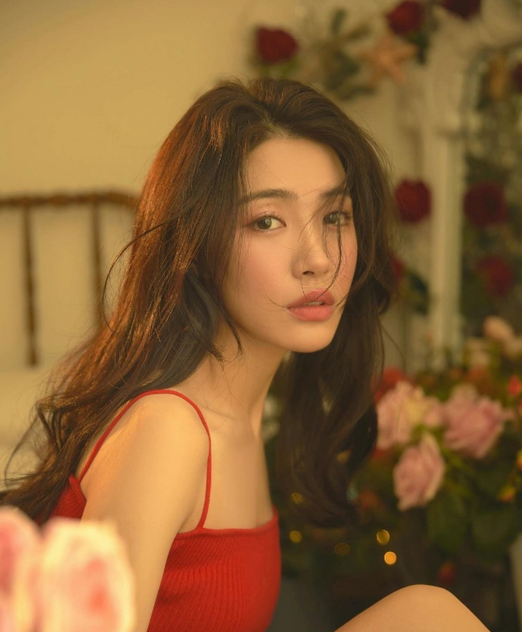 肤白貌美,身姿婀娜的#戴萌# 魅惑迷人的眼神,性感妖娆的身材,前凸后翘