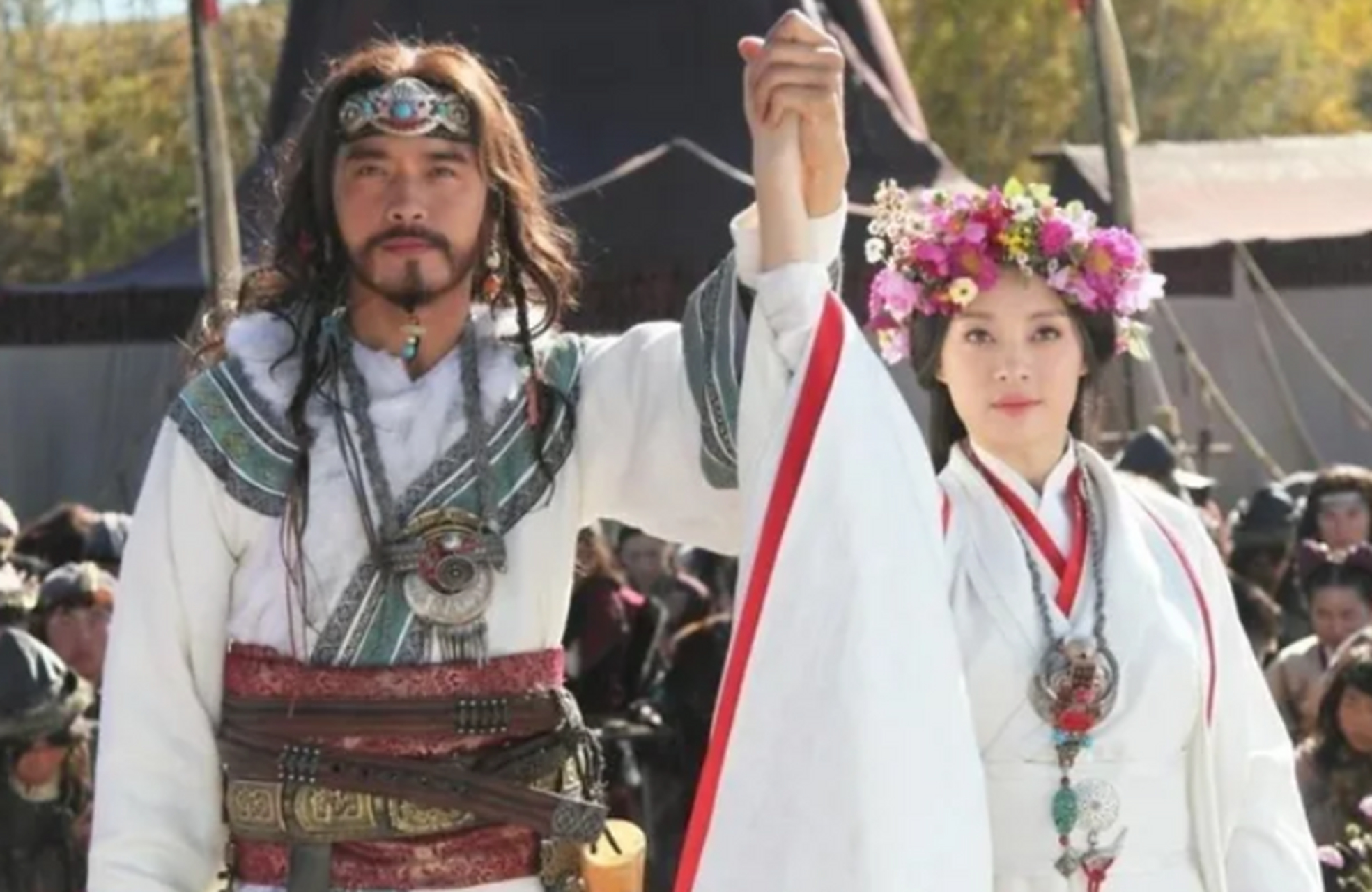 义渠王浑身是血地倒在芈月怀里艰难道:月儿,这是我最后一次帮你了