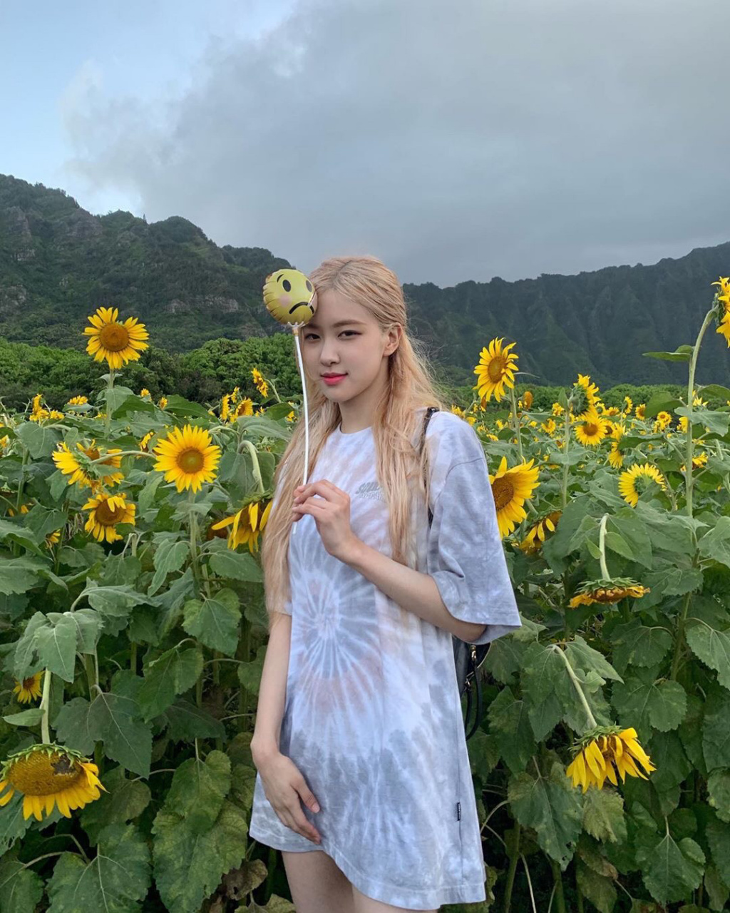 rosé旅行私服 肉肉这个公主发型太好看了 rosé朴彩英夏威夷旅行私服