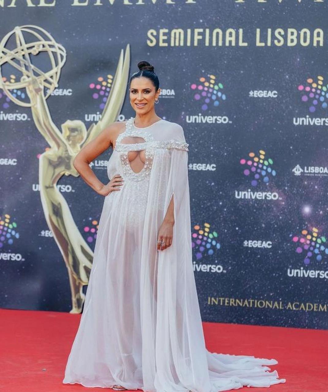 葡萄牙女星dania neto,身穿轻薄透视长裙,身材火辣,性感迷人