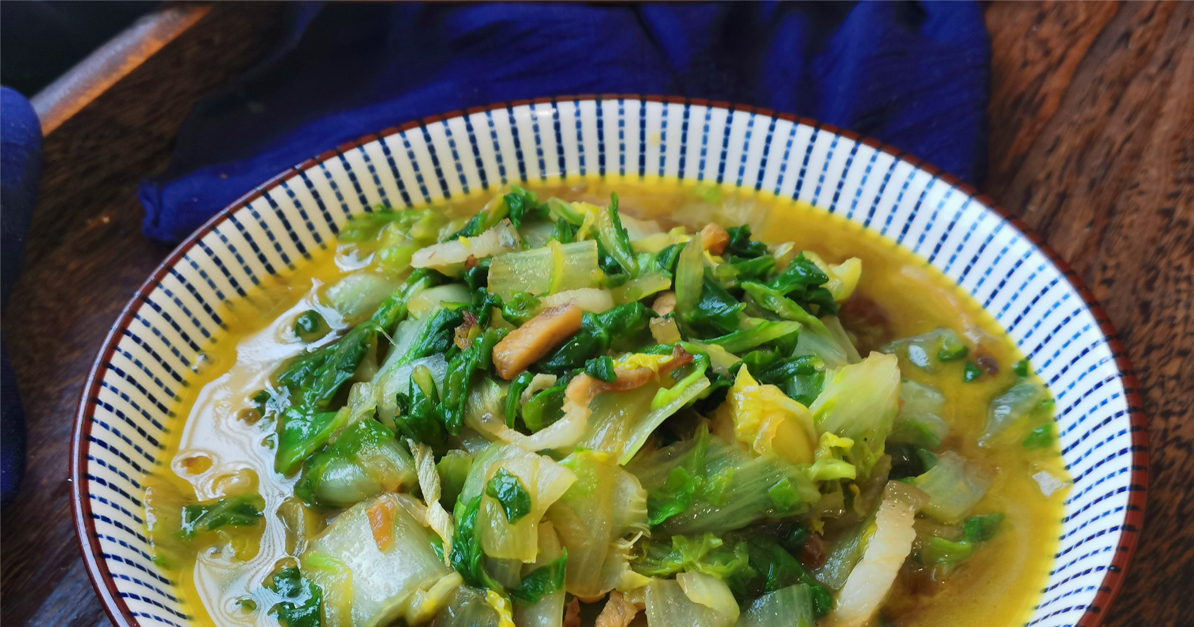 都爱吃的奶油小白菜,这菜2块钱一斤便宜,回家加些肉丝炒一炒特下饭