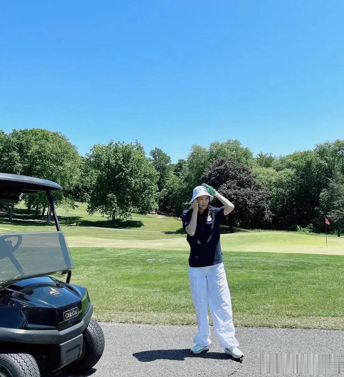 6月,演员权相佑的妻子孙泰英在自己的instagram上写道"放假前练习一下