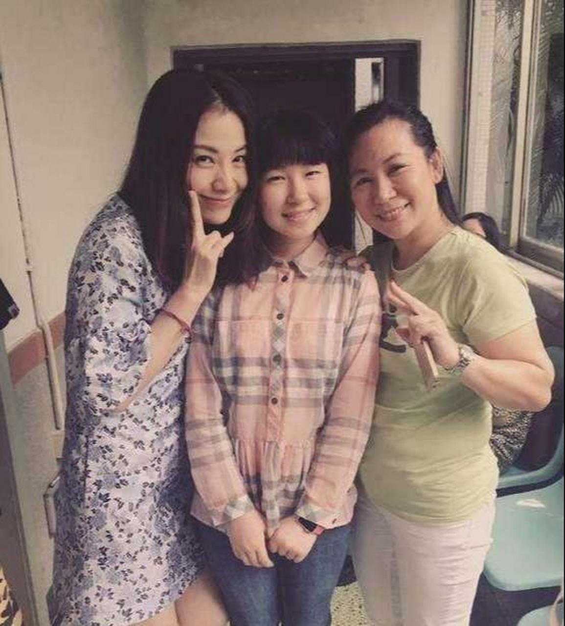 丁玲,外来媳妇本地郎里的常香兰,她与老公,都已是白发苍苍