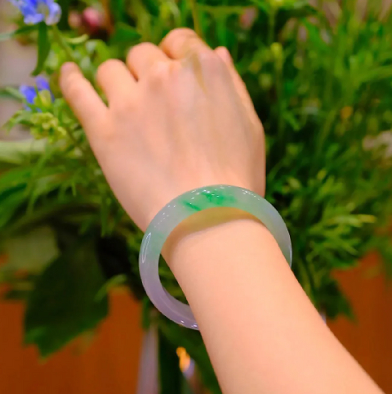 点击头像看直播# #翡翠珠宝#女人所喜欢的清纯,水汪汪的那一抹阳光