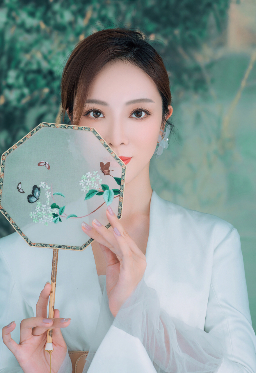 李思思  美腿玉足合集[大笑]