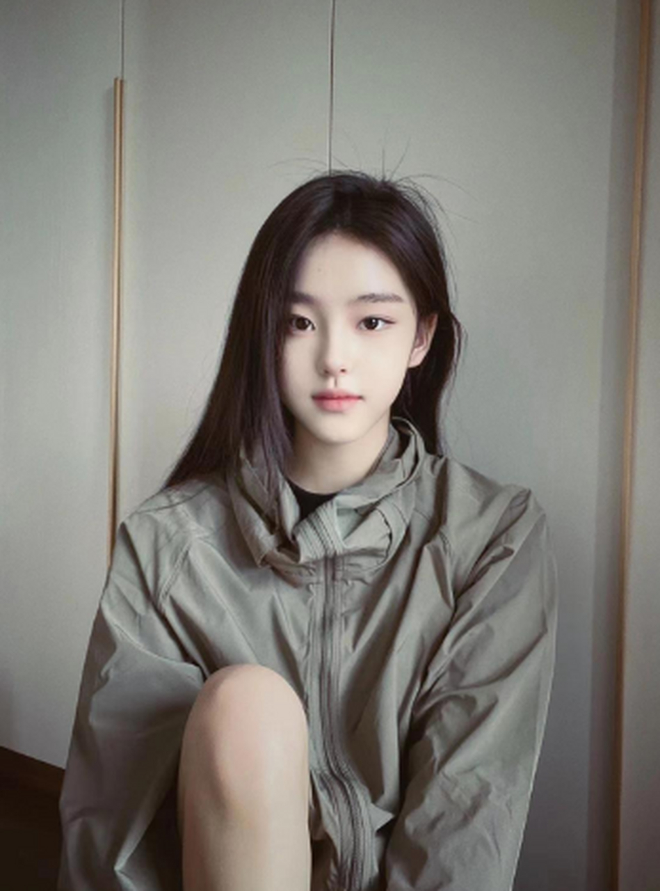 单纯的美女,很纯真的一位妹妹[偷笑]