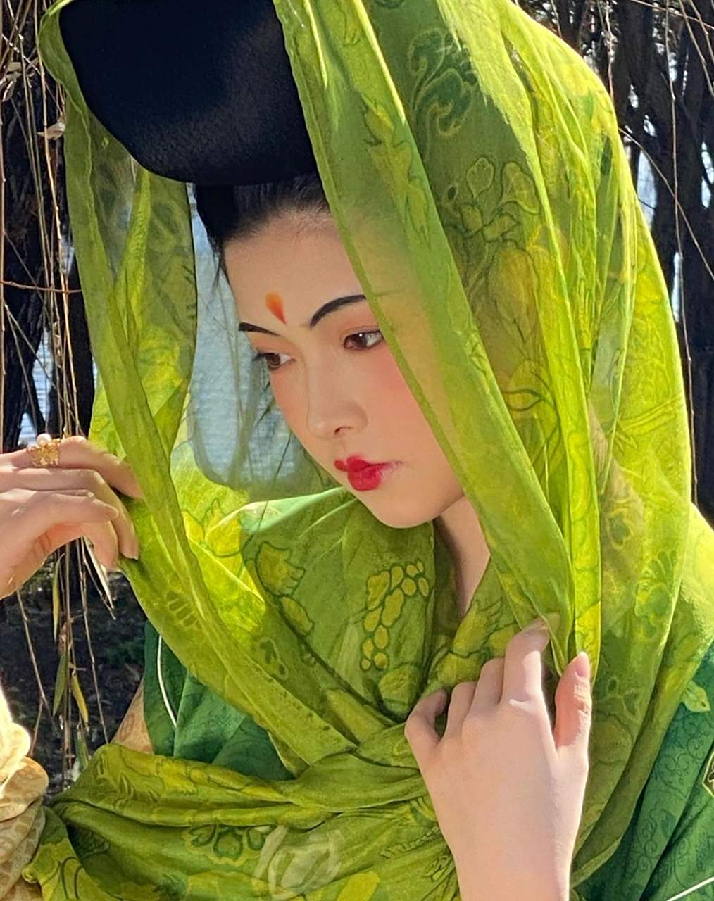 好美的绿色真丝汉服呀!