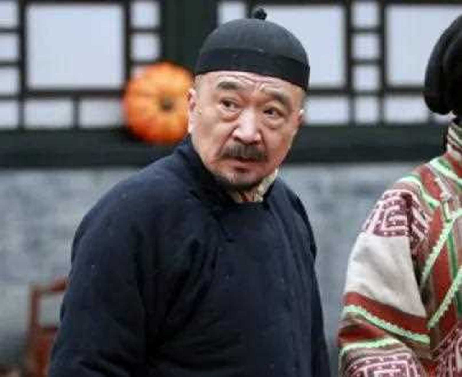 2003年,《神医喜来乐》一经播出就火遍全国,剧中的"喜来乐"李保田也