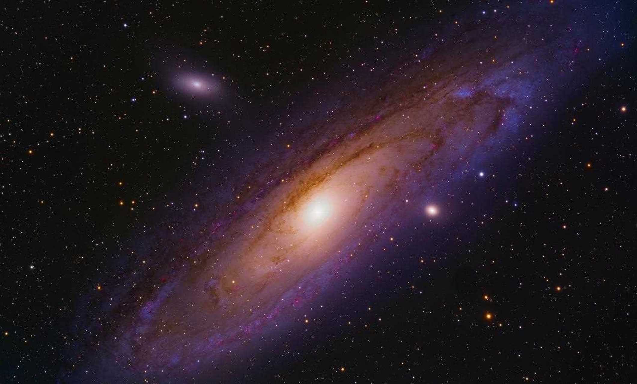 仙女星系,编号m31,银河系的姊妹星系.在光污染少的地方,肉眼即可看见!