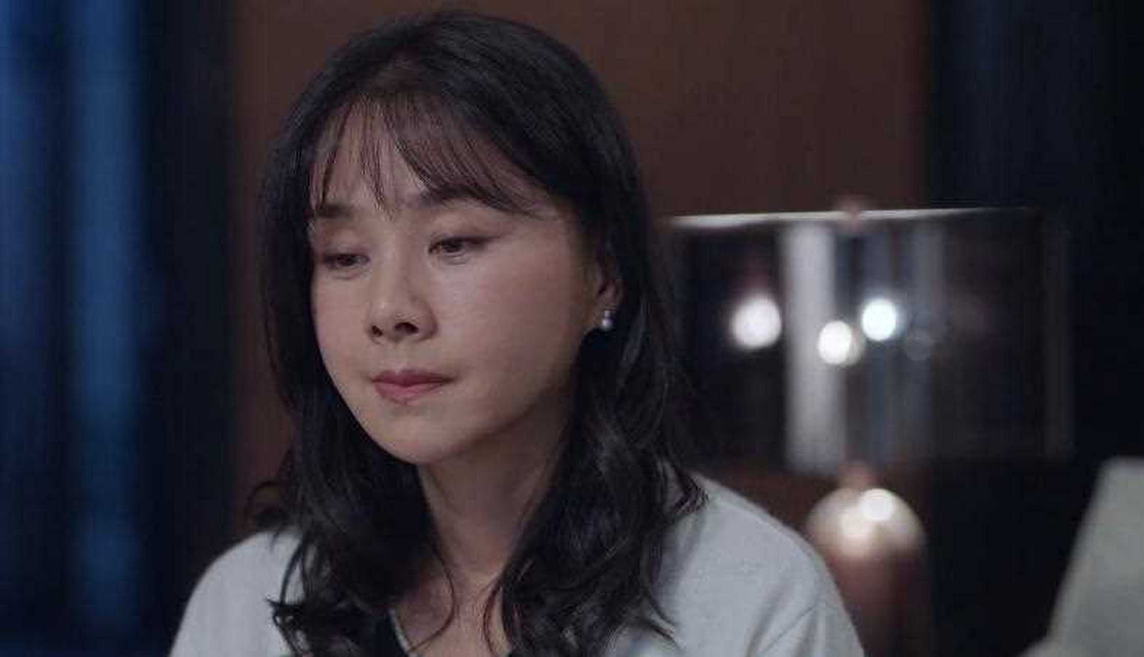 原来《突围》中饰演林满江妻子童格华的演员是何琳,这可太让人意外了