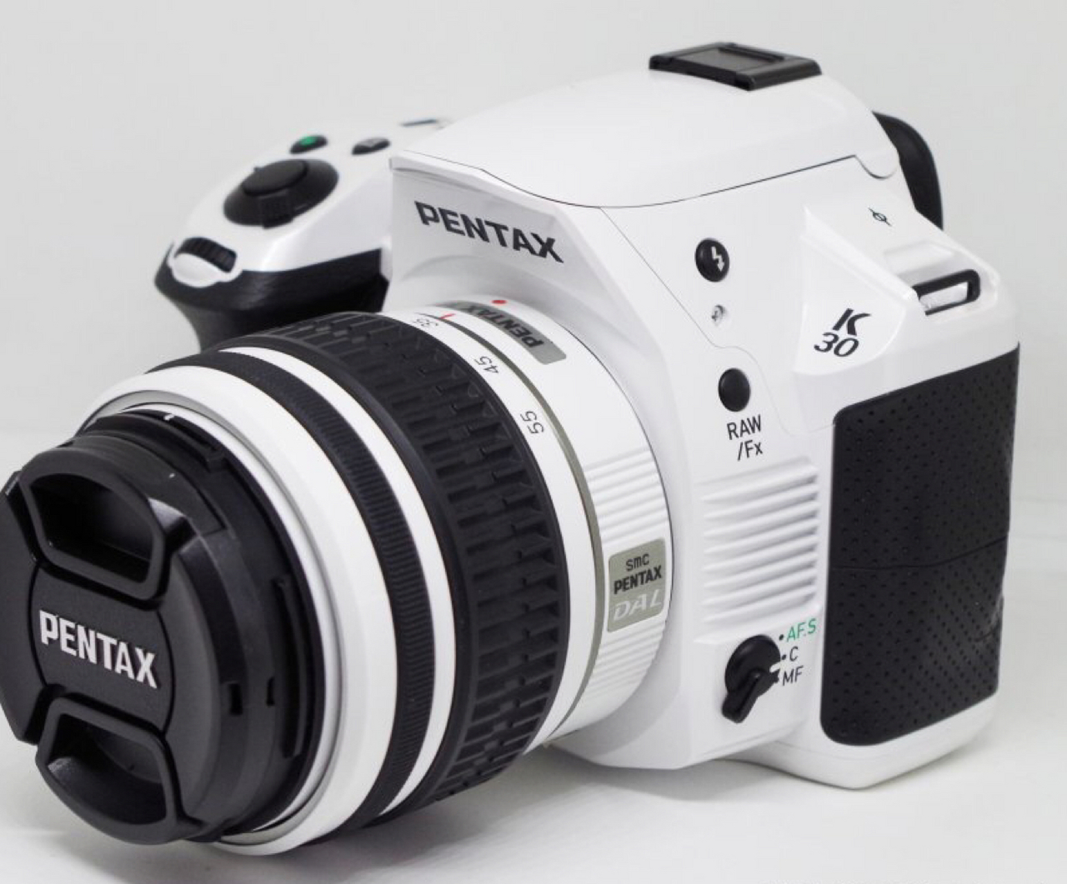 宾得k30 参数:2012年发布,1649万像素c幅传感器,primem处理器,感光度