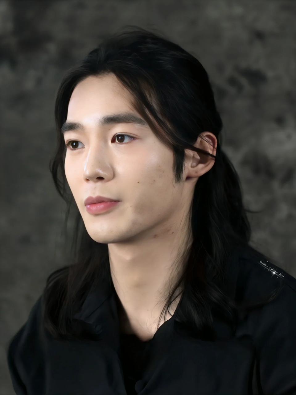 长发男生  "于适,再留一次长发吧,我愿意减重十斤.