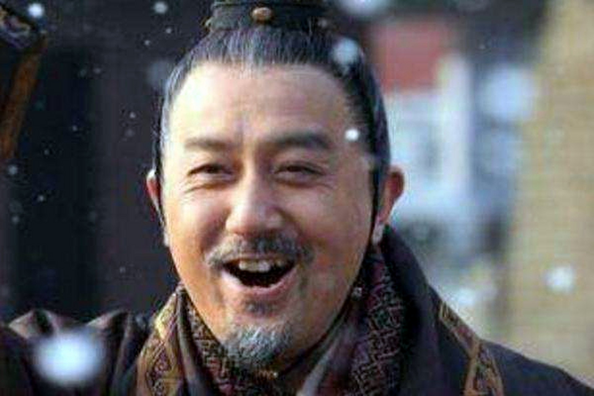 罗衫记(六)前五集我们说到苏知县新官赴任,不料途中上了贼船,自己被抛