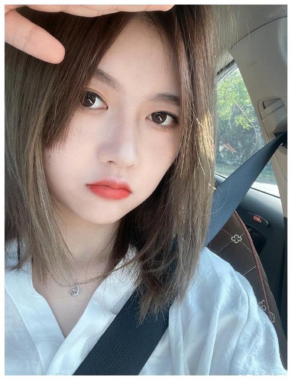 女团成员gnz48-高雪逸迷人美照,可爱啊