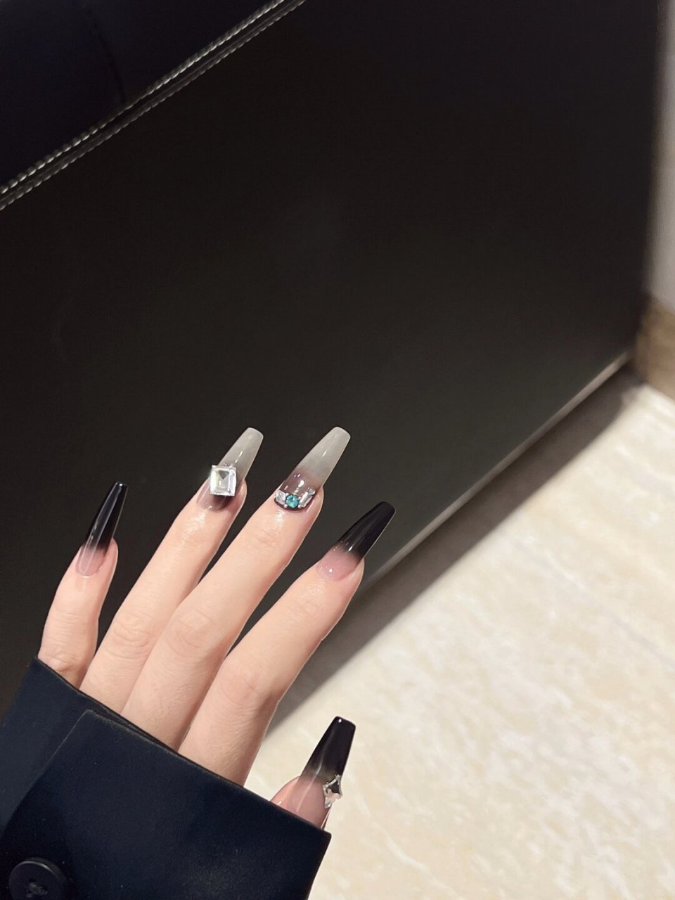 黑色美甲.永远经典.