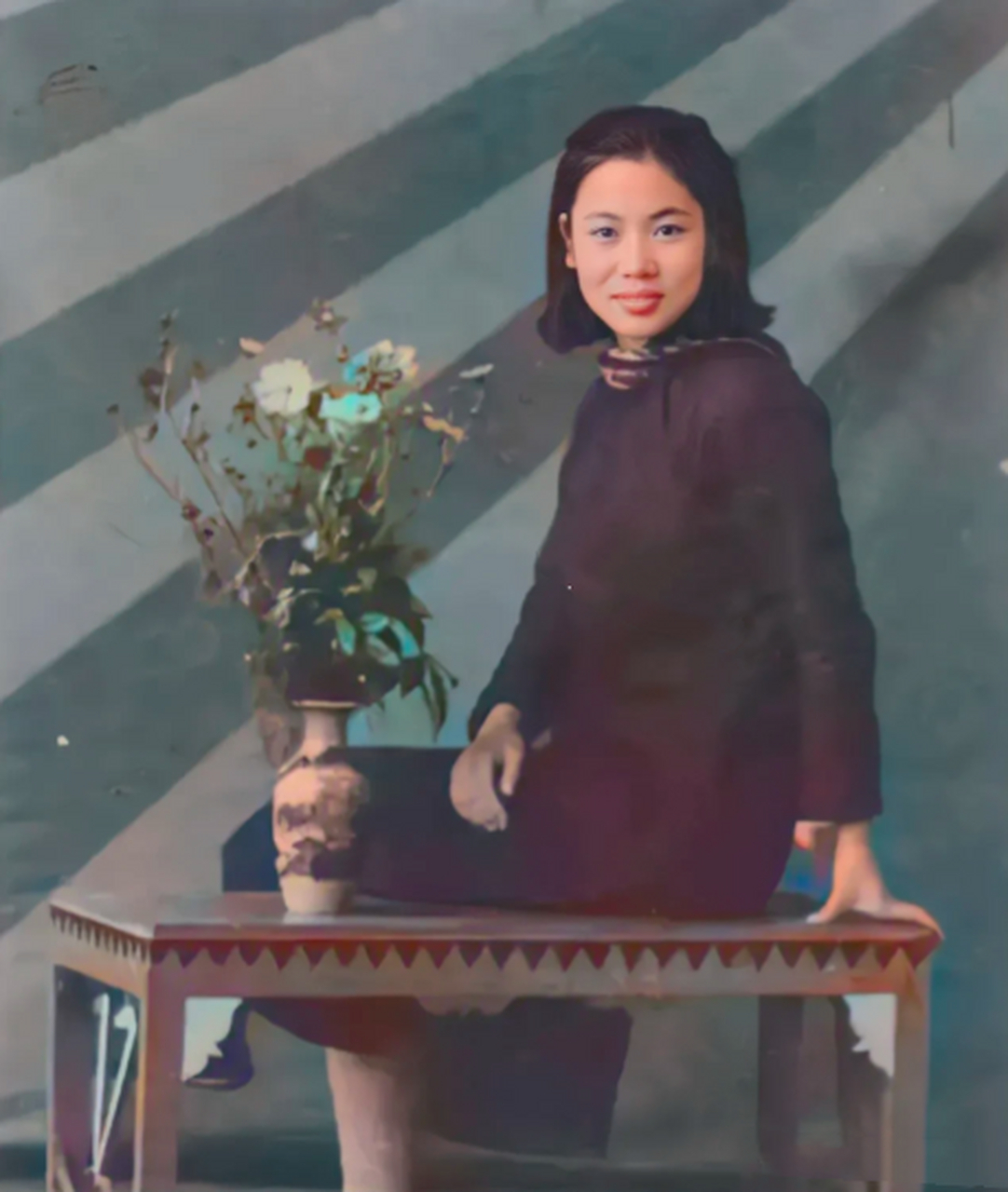 抗美援朝时期,我军对比美军武器装备落后,当时常香玉便通过全国演出