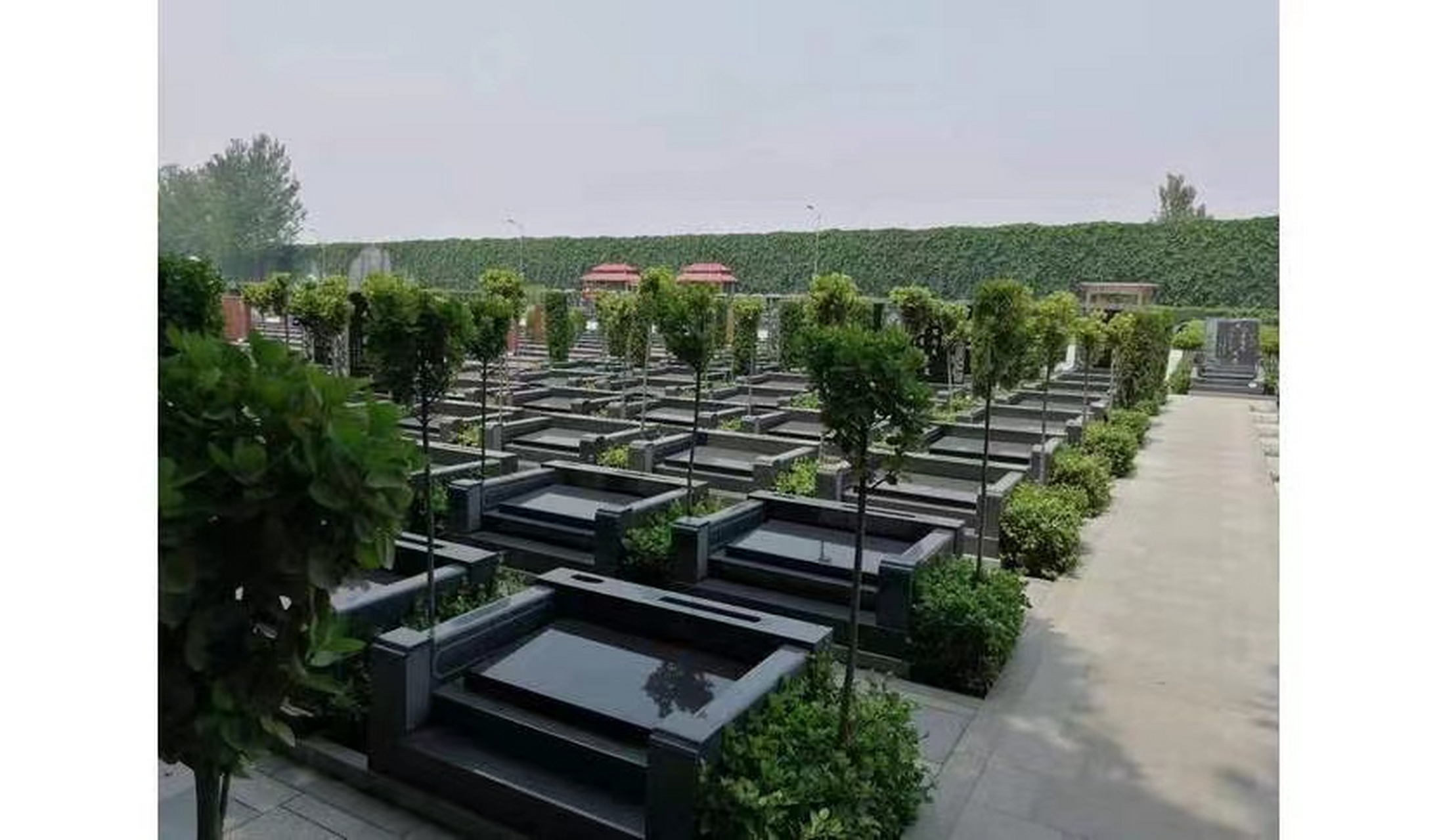 76万一平米墓地秒杀一线城市房价#  清明节最火爆新闻:1.