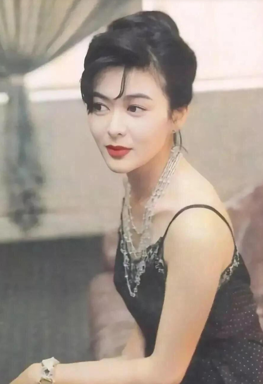 曾有主持人问刘德华:"你心目中香港90后女明星中哪位最漂亮?