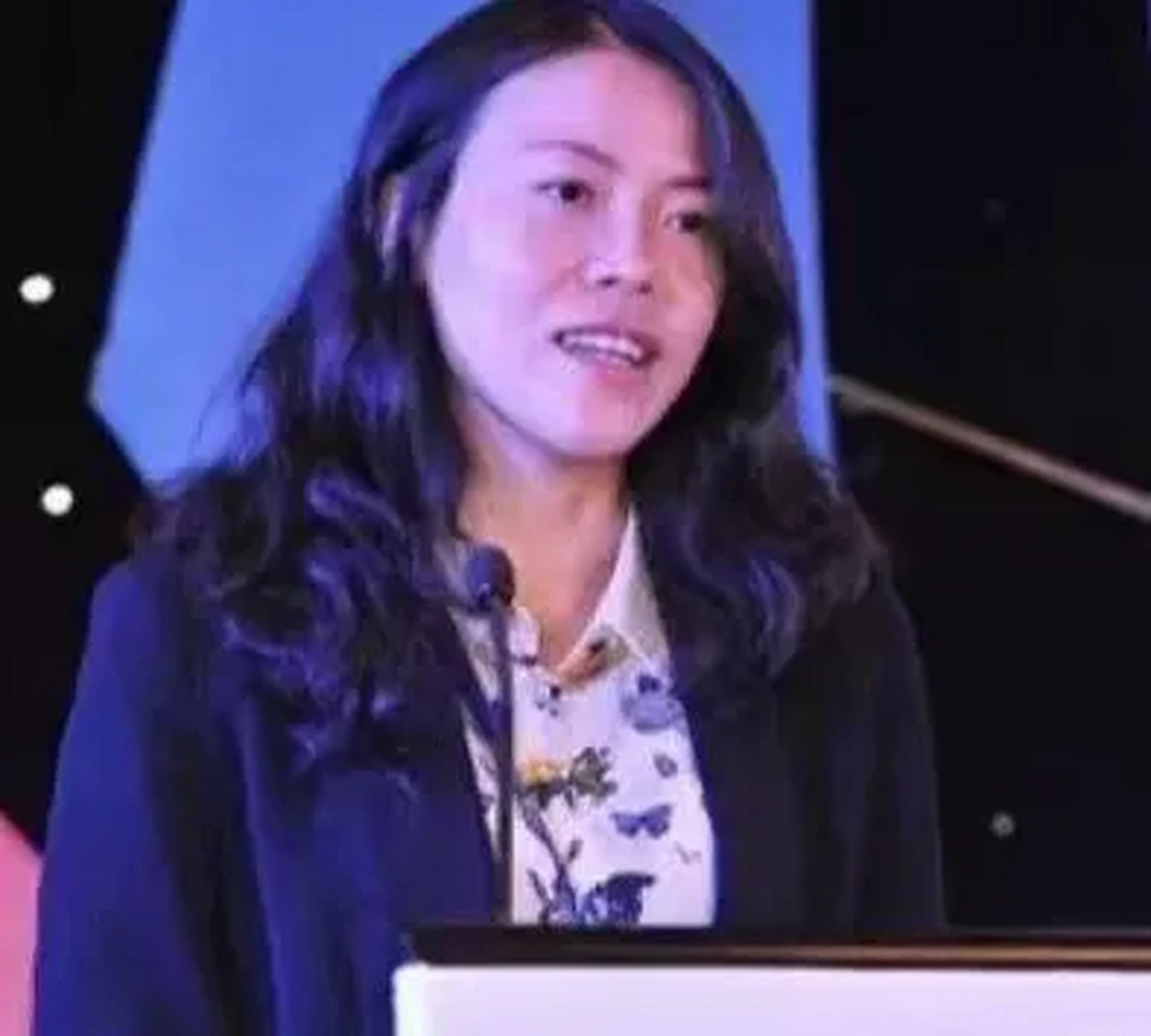 美女老板,广东人杨惠妍  现年仅41岁,曾经的亚洲女首富,2021年身家