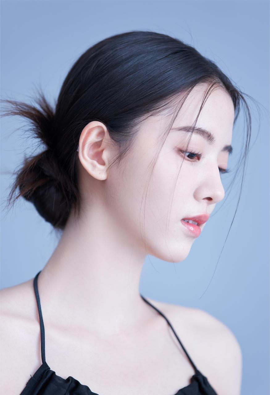 何子怡 ,在《游戏女友驾到》中饰演姜语嫣,纯欲风满满,这不就是男生心