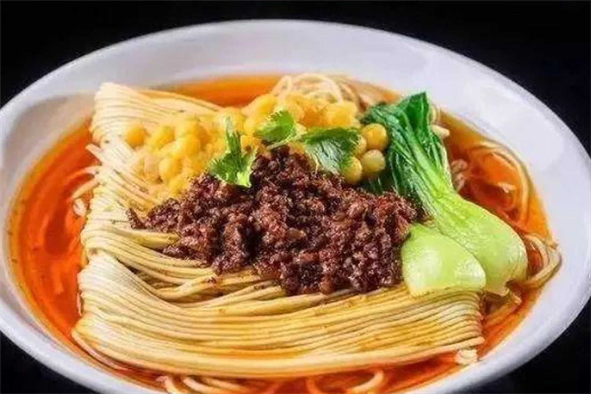 饶阳金丝杂面是河北地区一道经常被作为早餐的面食小吃,在早晨的时候