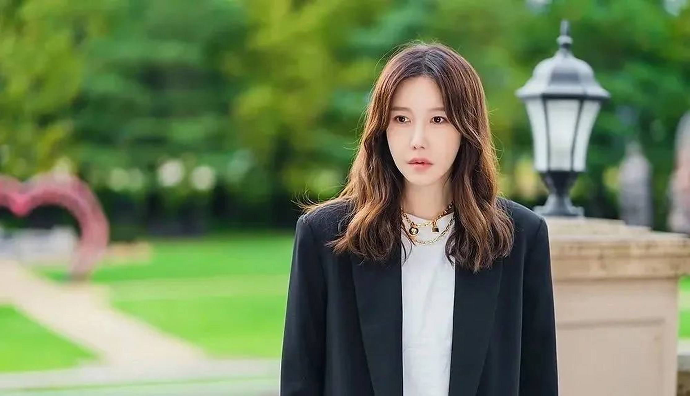 韩剧《潘多拉:被操纵的乐园》泰拉的人生,一直都别人在背后操纵,那么