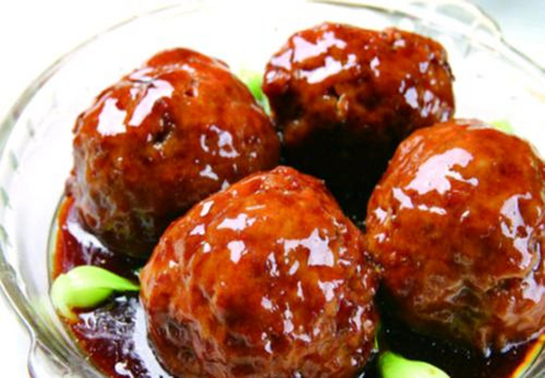 鄱阳湖狮子头,好吃不腻,春节吃鄱阳湖狮子头,寓意团圆吉祥,是一道江西