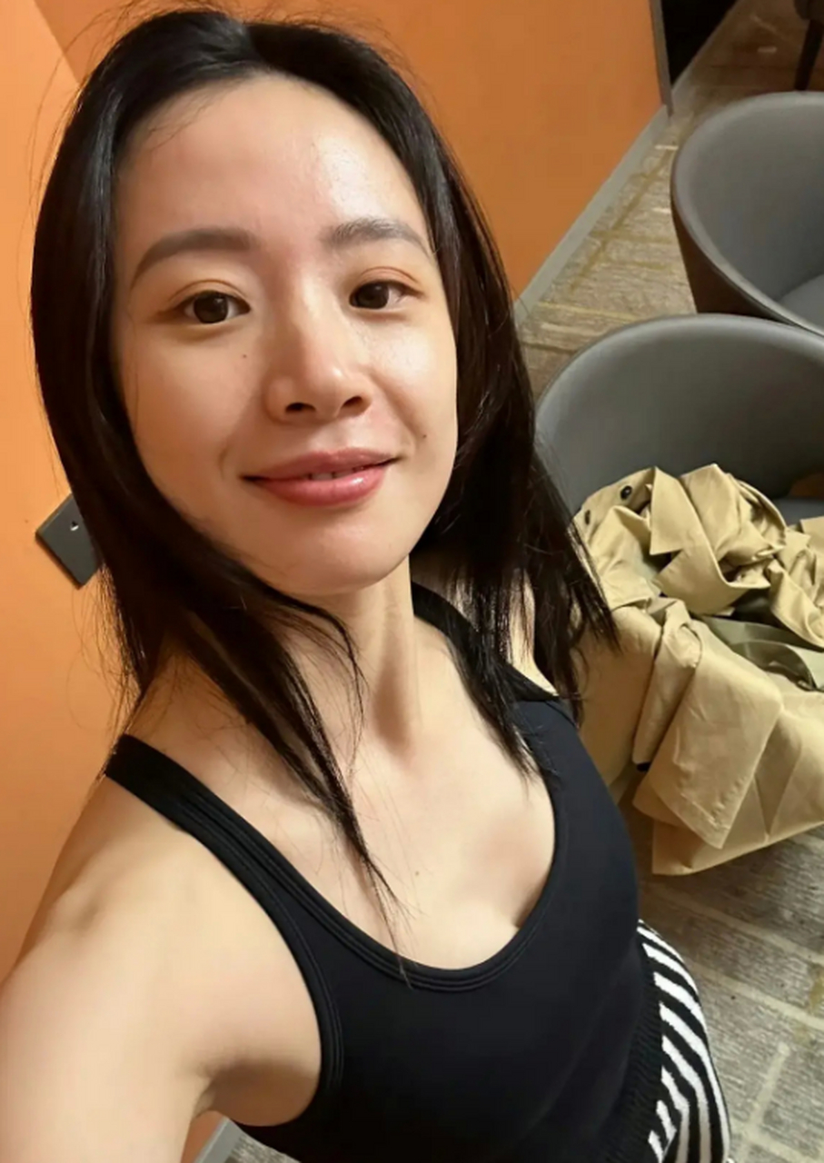 李梦的生活照片,主打就是一个"真实",和其他女明星精修的照片不同