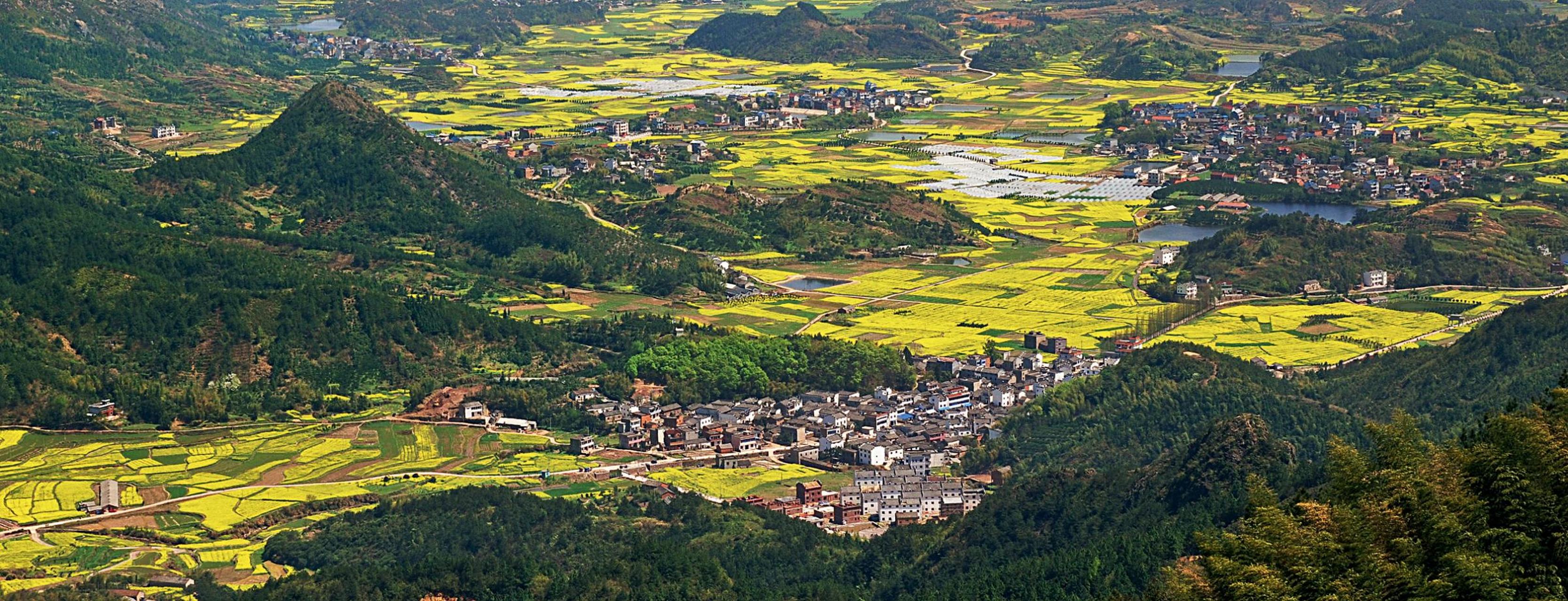 龙游地处浙江西部的金衢盆地,群山环抱中,藏着上千座明,清,民国时期的