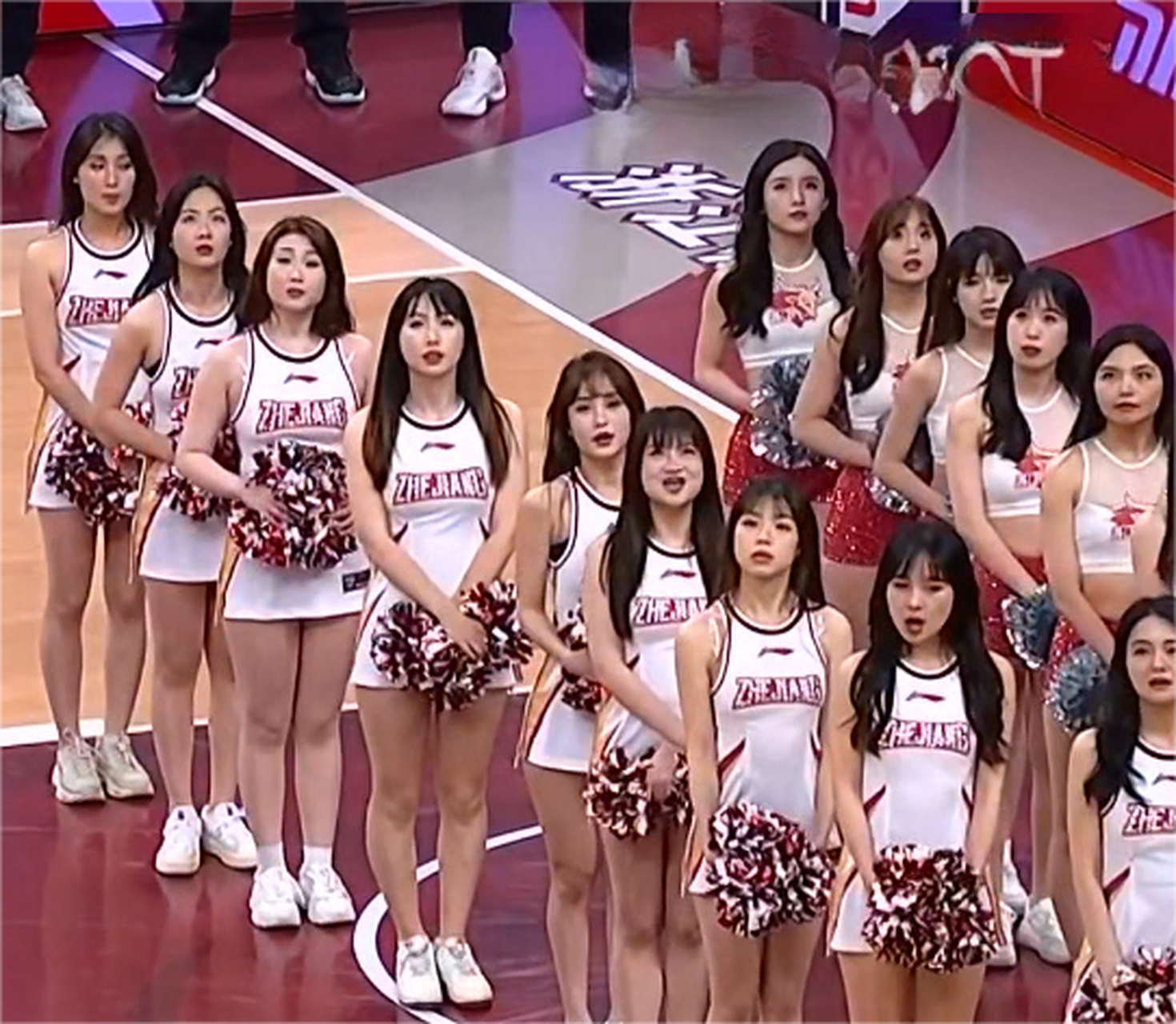 cba决赛浙江vs辽宁# 浙江啦啦队的小姐姐们来了!
