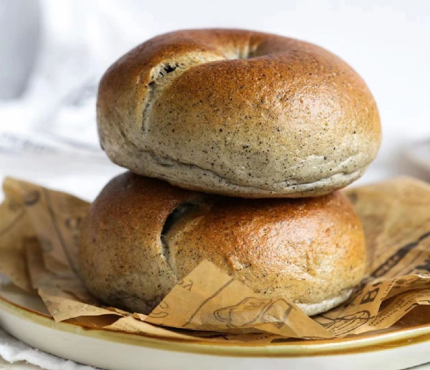 首先,贝果的口感独特,让人一吃就难以忘怀.