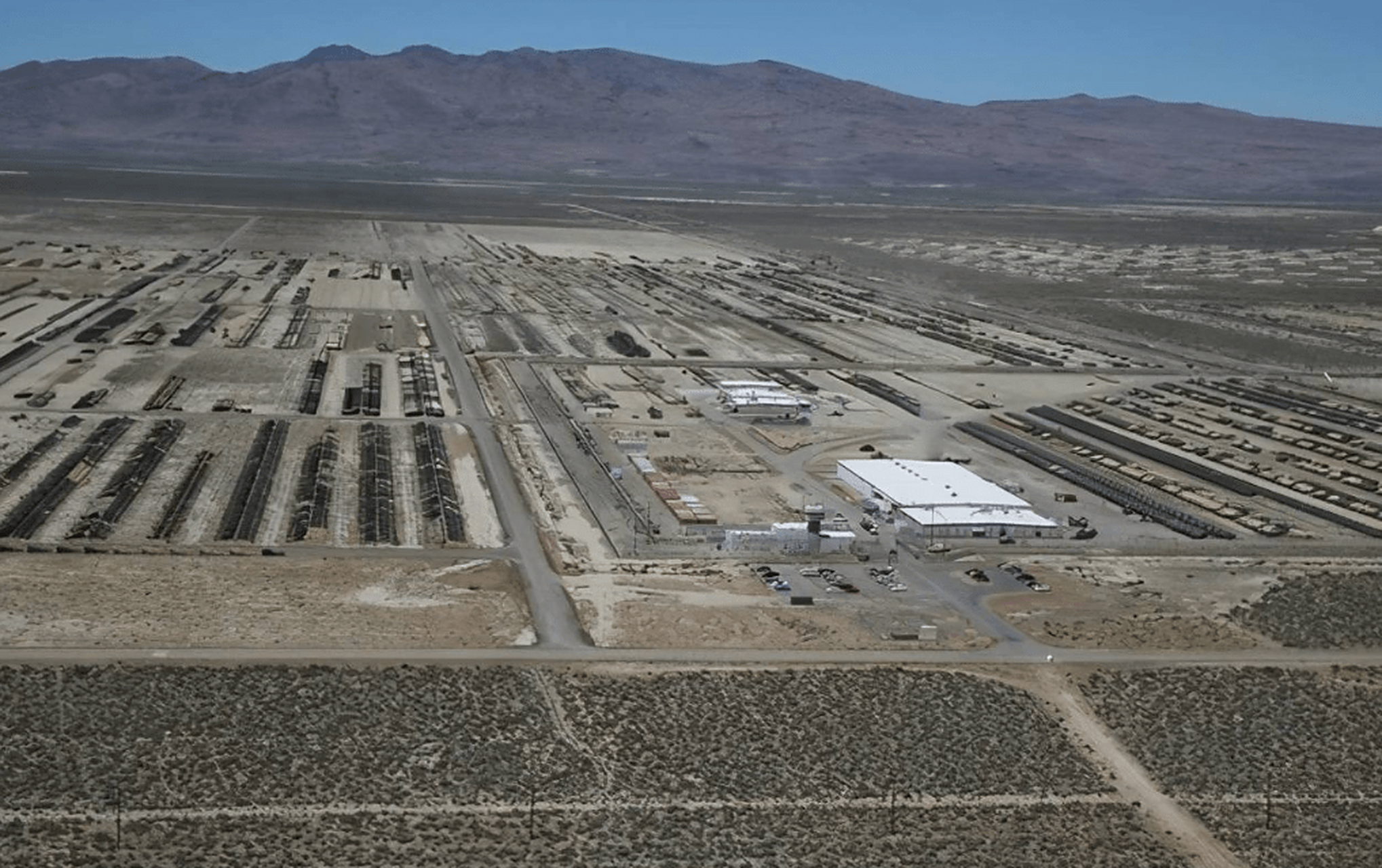 仓库占地面积585平方公里,储存空间5.