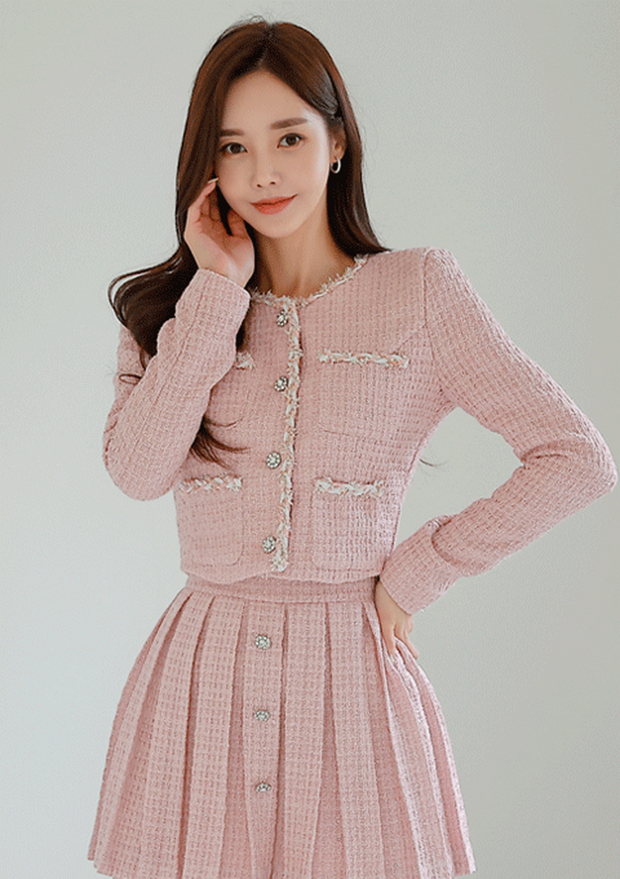 韩国名模孙允珠的9套秋装搭配,这些搭配以简约,时尚,优雅为主,适合