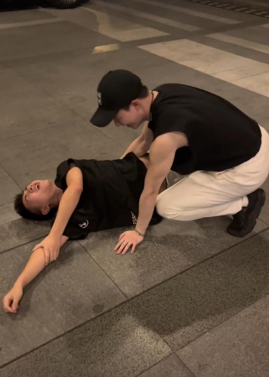 敢不敢晒一张你兄弟喝醉酒的照片!