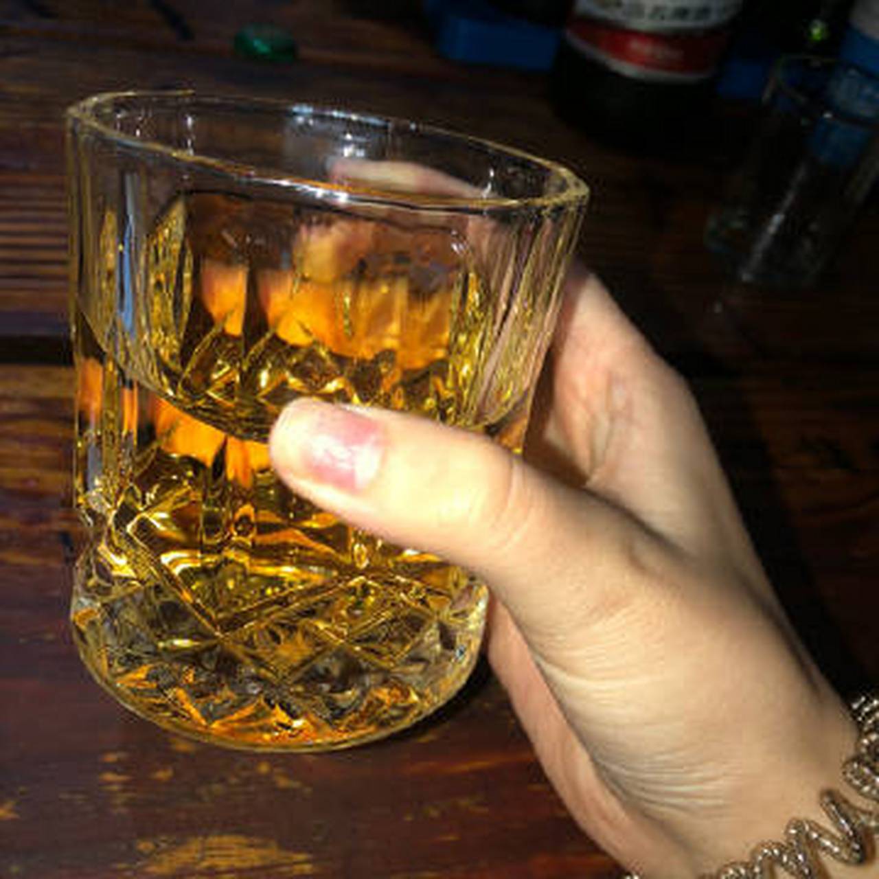 永远在醒酒的路上去喝酒.[干杯] ​​​