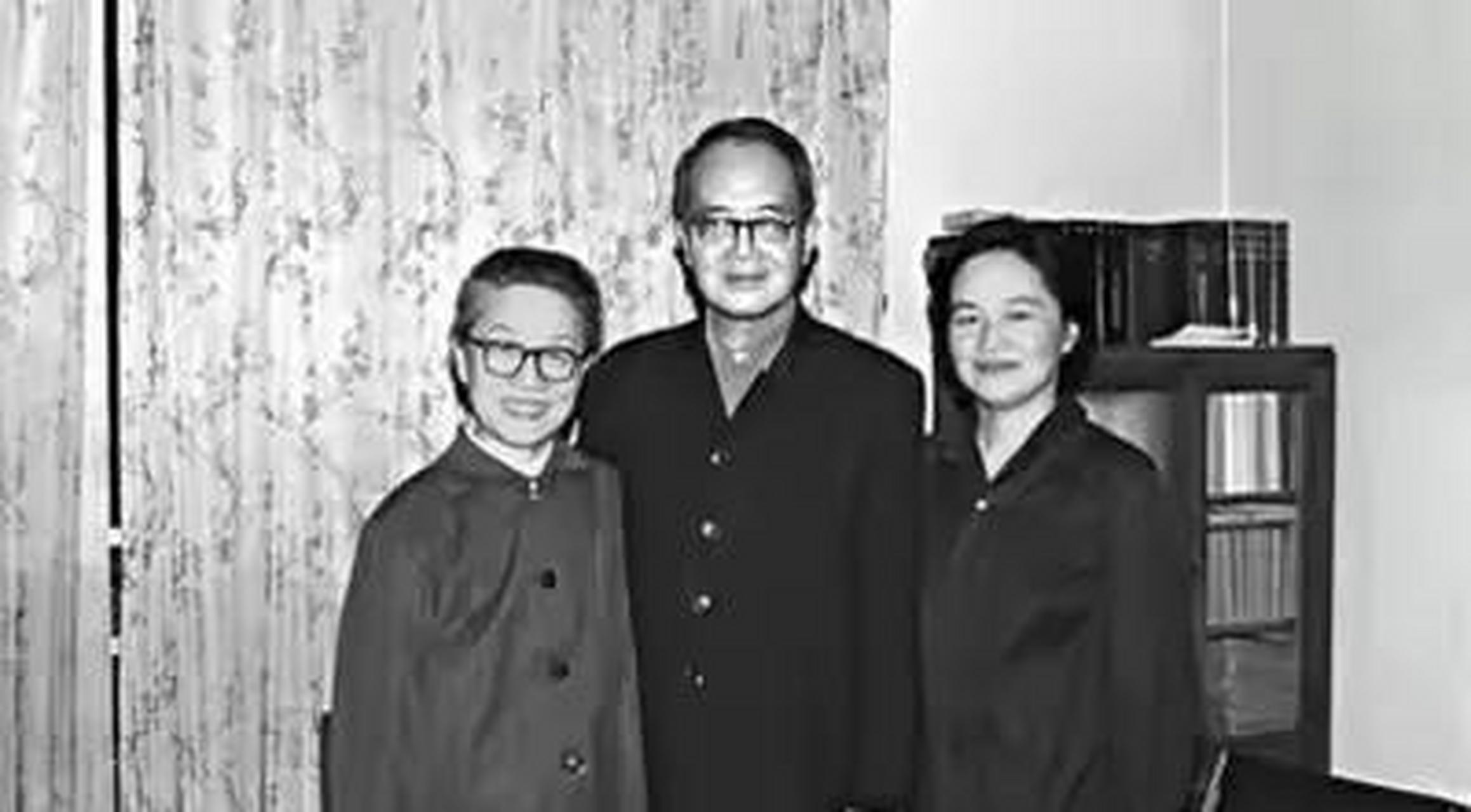 钱瑗和王德一是校友.